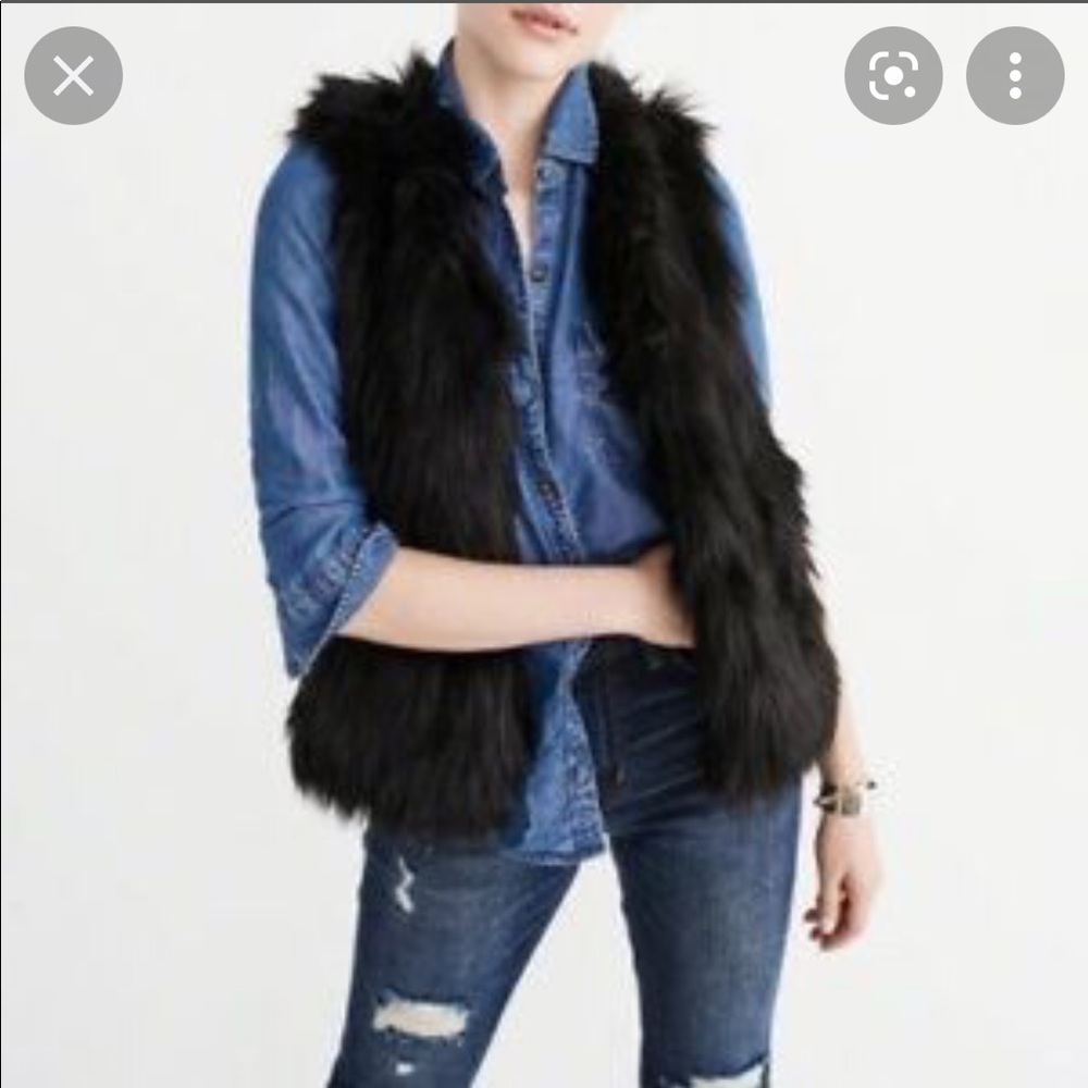 Abercrombie Black Faux Fur Vest XS NWT Slightly Oversized